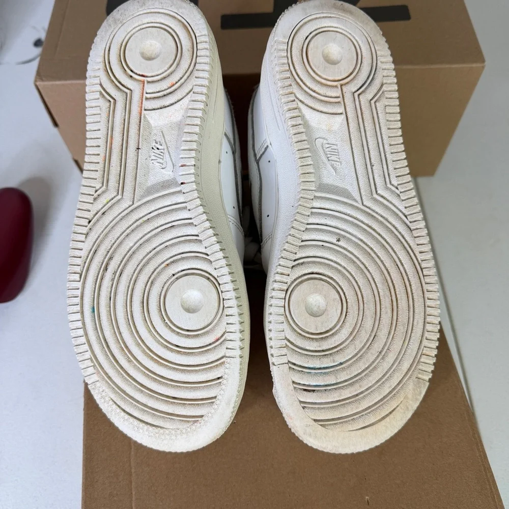 Nike AF1 Triple White Sneakers Size 5.5Y / Womens Size 7 Shoes - Picture 7 of 9